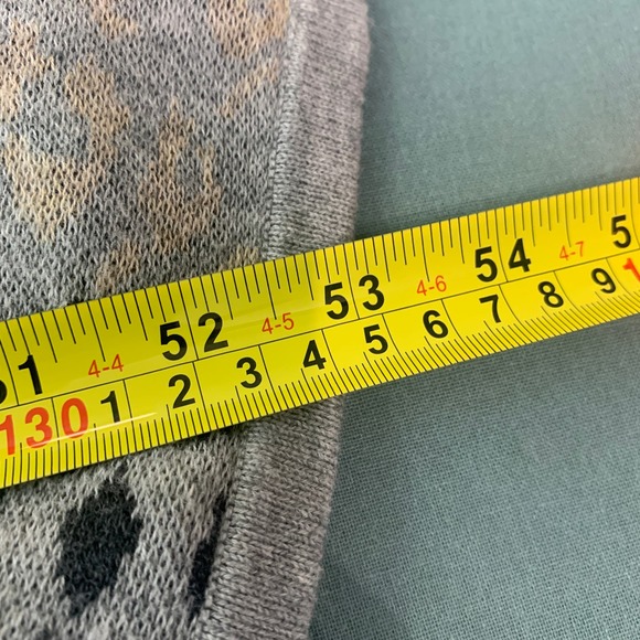 Cabi Gigi Cape Cardigan Sweater One Size Gray Animal Print Wrap Open Front 3115 - Picture 10 of 11